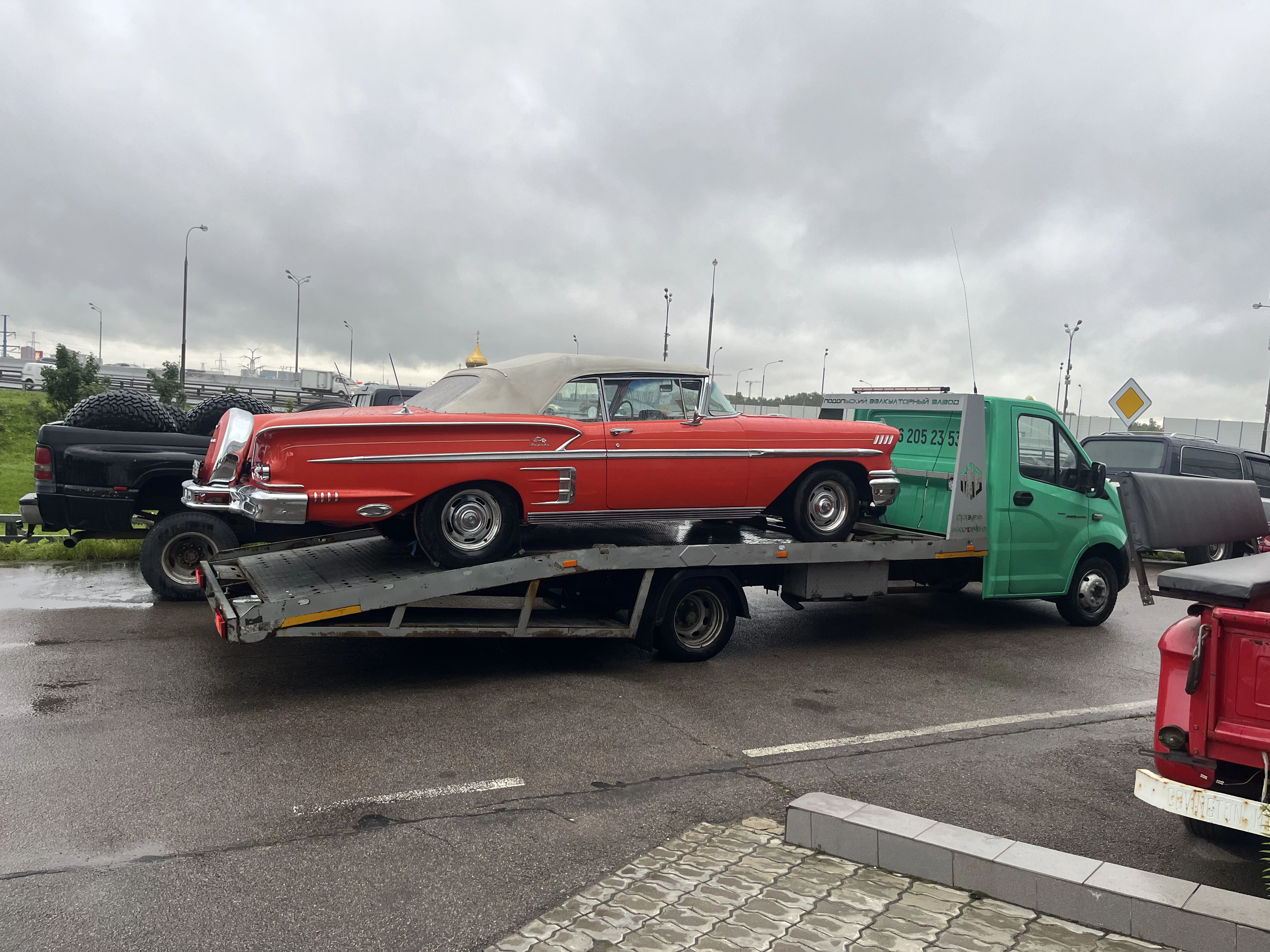 Эвакуатор работает Москва